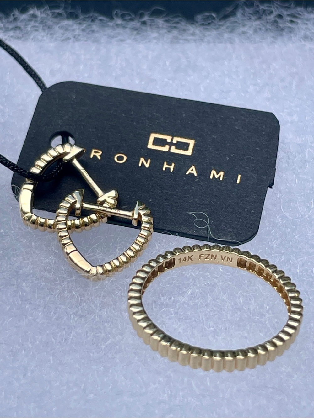 14K Yellow Gold Textured Heart Huggie Earrings & Matching Band in size 6 NEW🎁